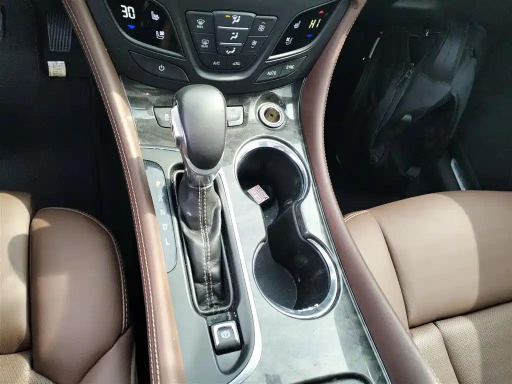 Buick Envision Plus 2016 — фото 10