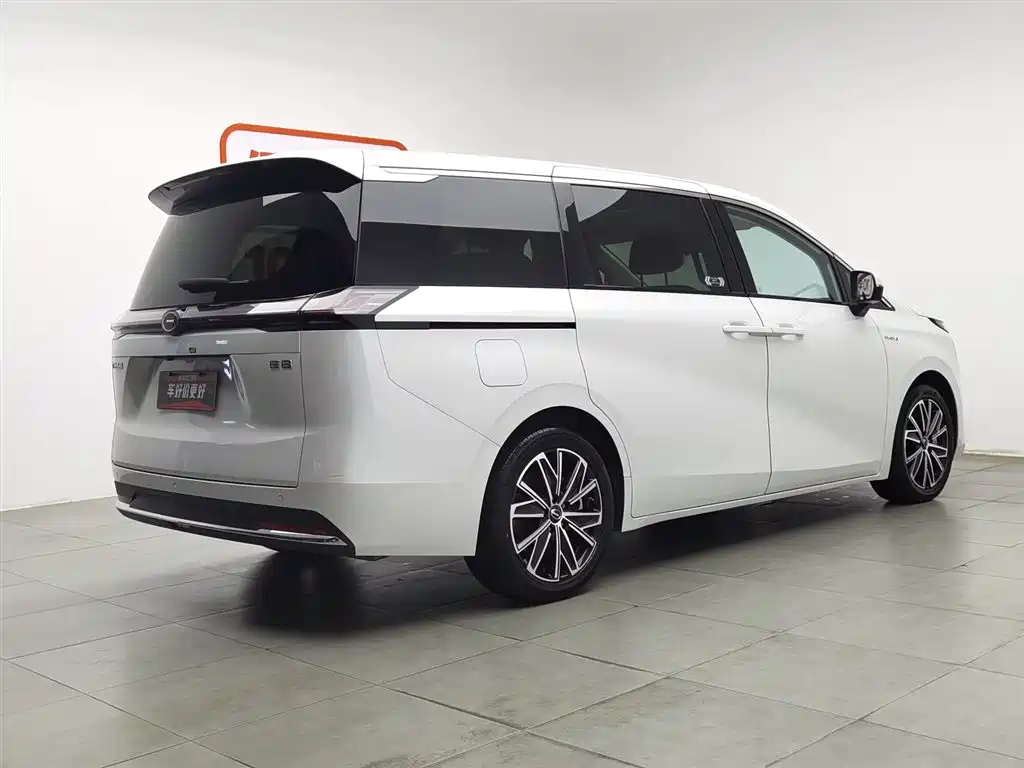 GAC Motor E8 PHEV 2024 — фото 2