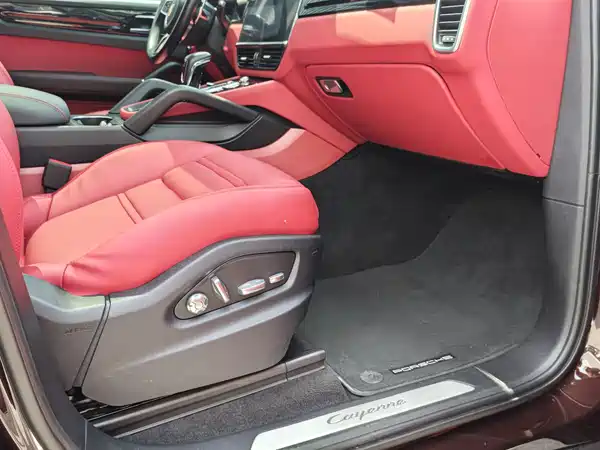 Porsche Cayenne 2021