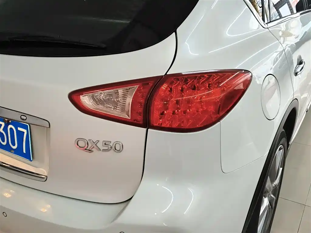 Infiniti QX50 2016 — фото 8