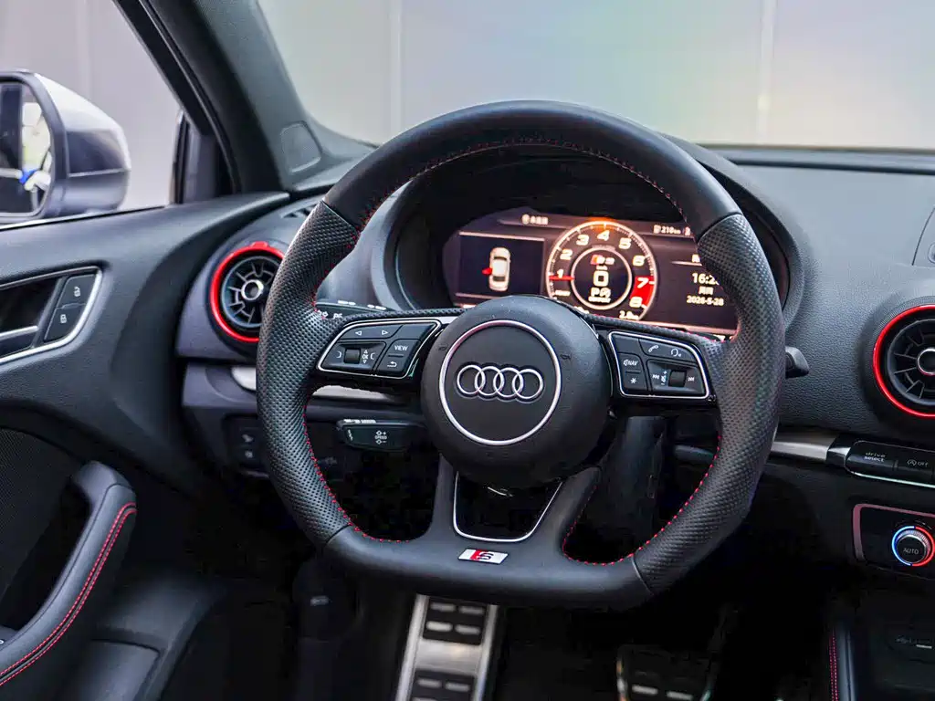 Audi S3 2019 — фото 8