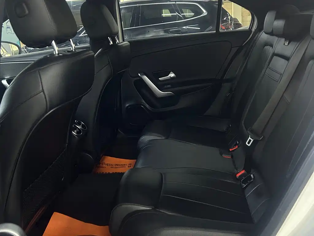 Mercedes-Benz A-Class 2021 — фото 15
