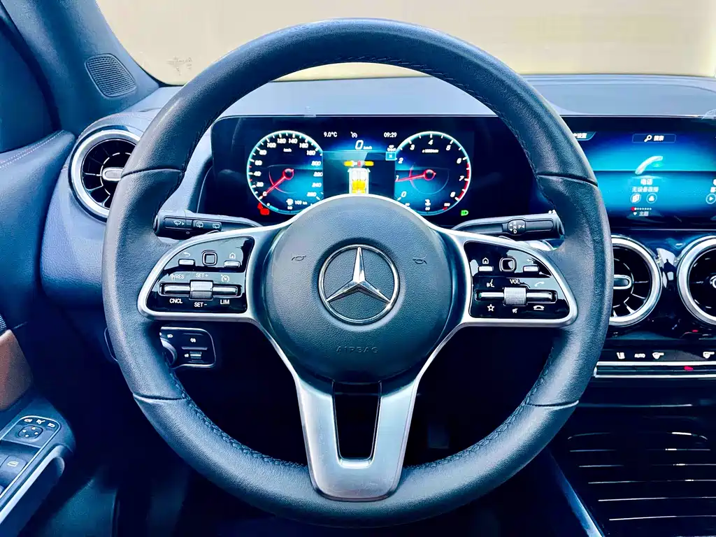Mercedes-Benz GLB 2023 — фото 11