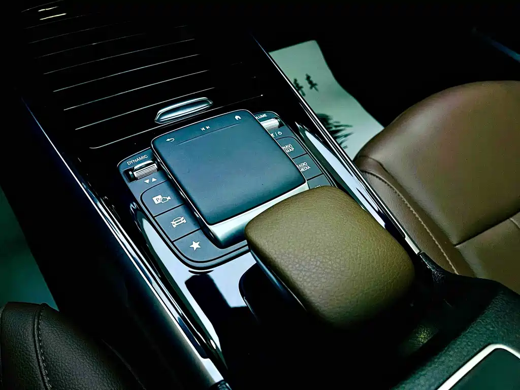 Mercedes-Benz GLB 2023 — фото 13