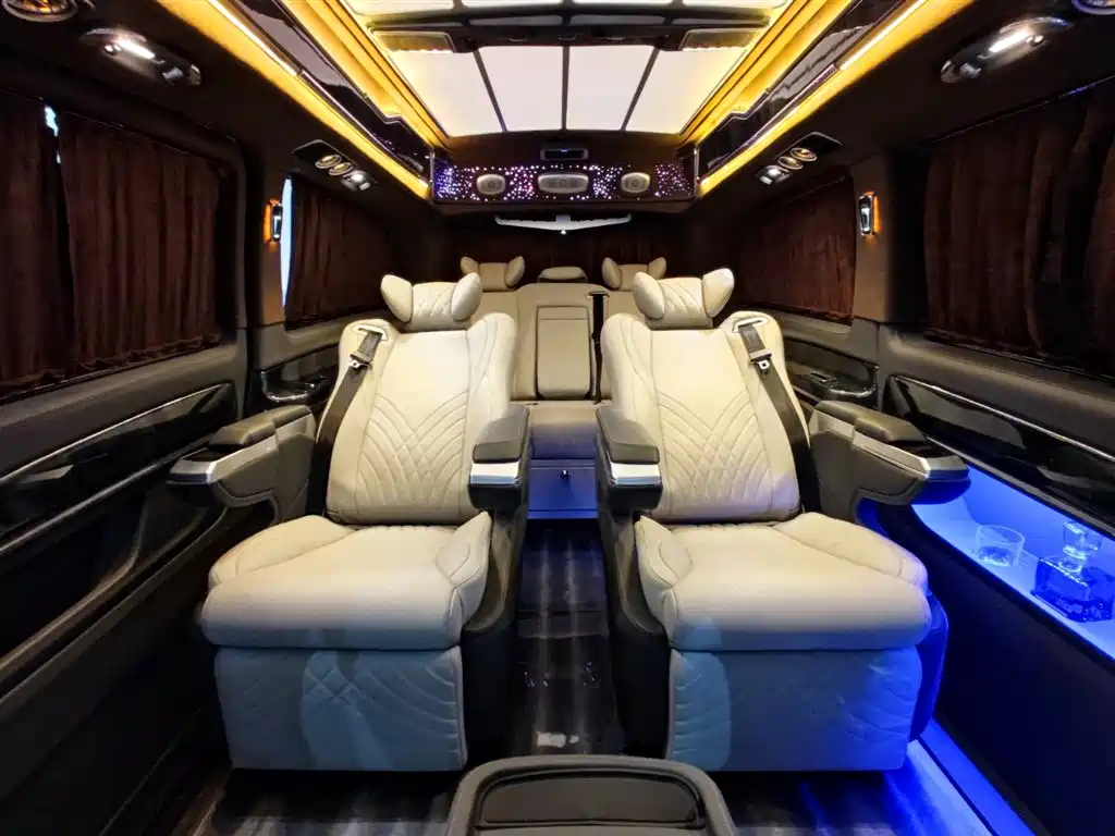 Mercedes-Benz Vito 2023 — фото 11