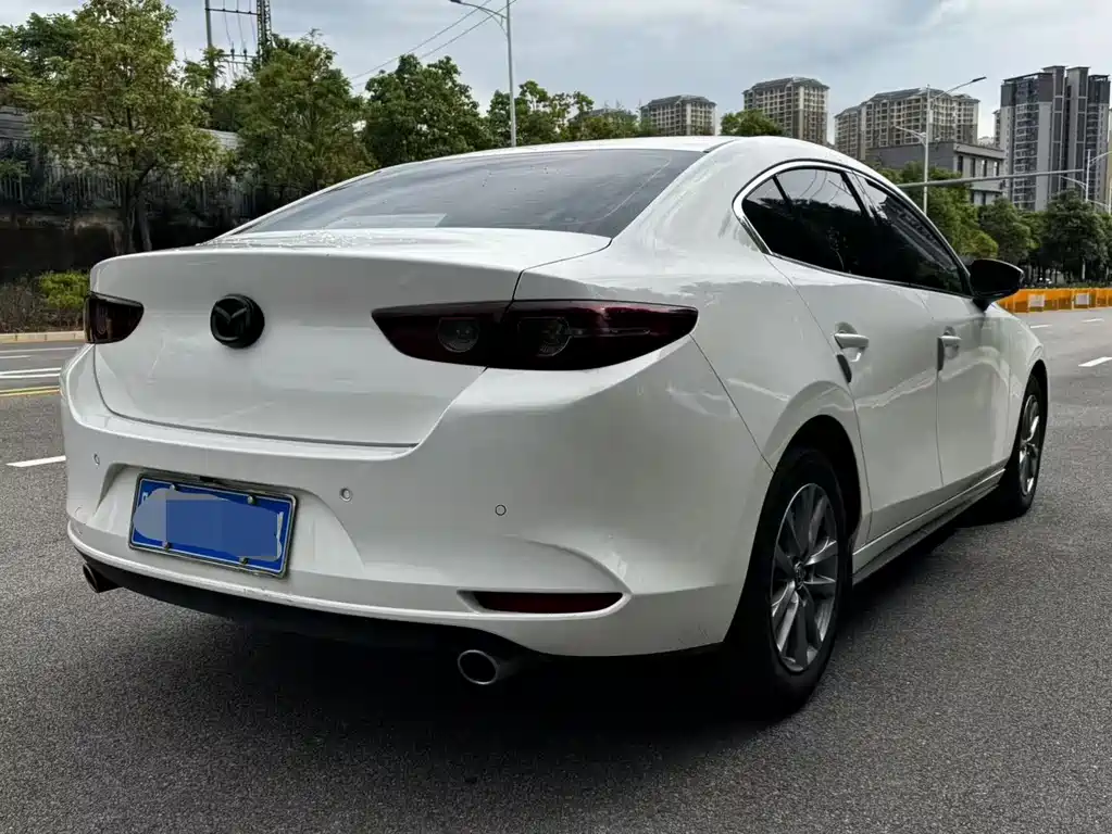 Mazda 3 Axela 2021 — фото 8