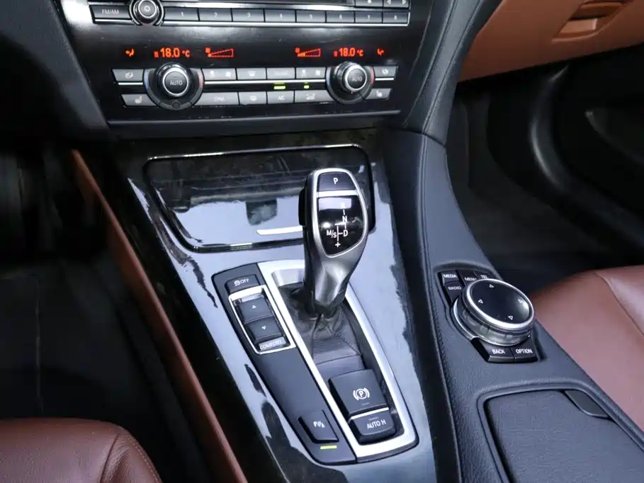 BMW 6 Series 2015 — фото 9