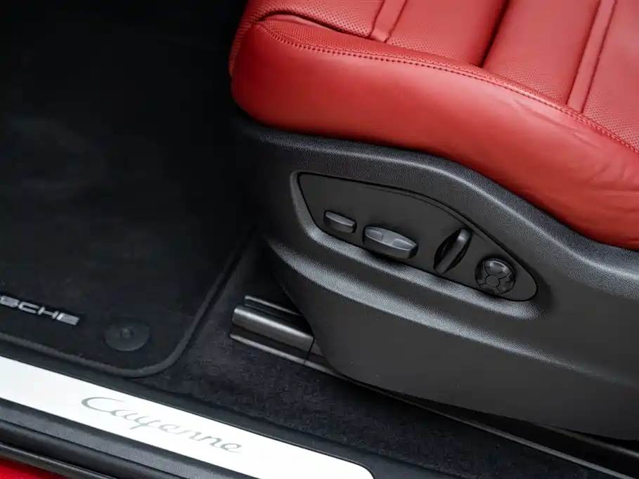 Porsche Cayenne 2022 — фото 19