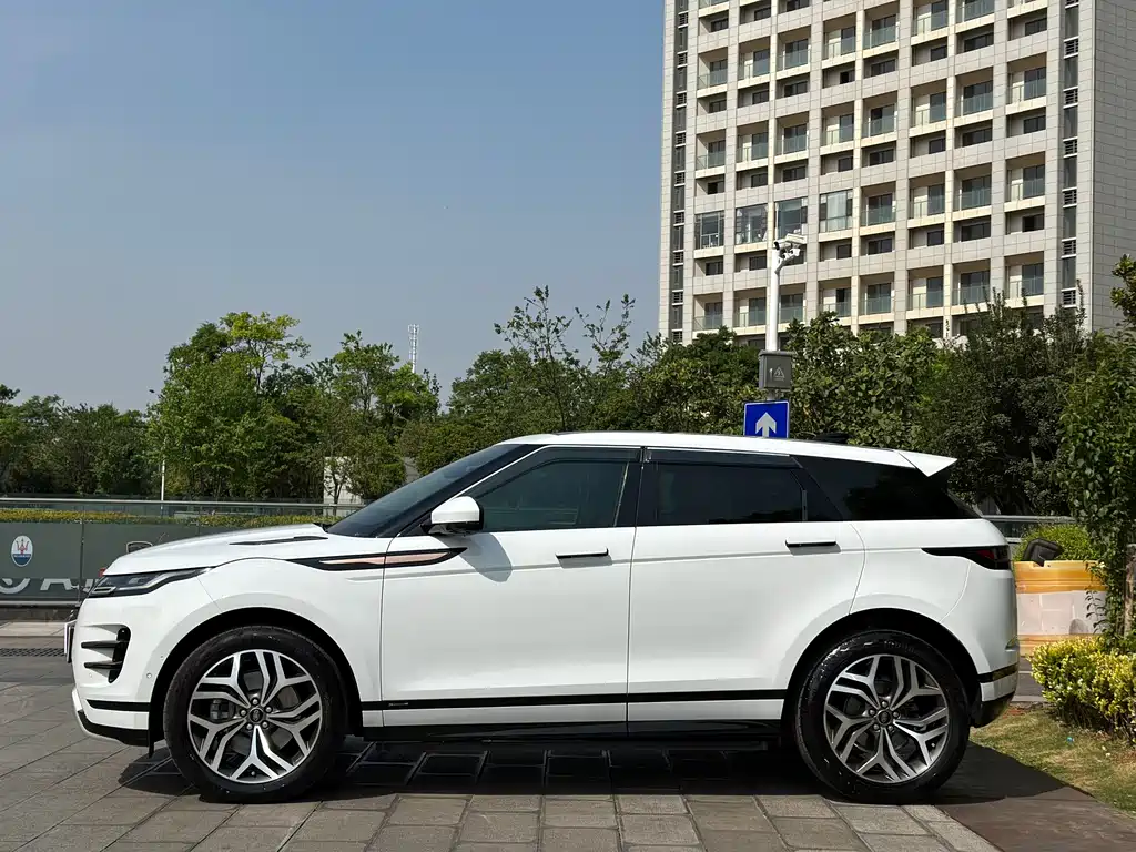 Land Rover Evoque 2020 — фото 11