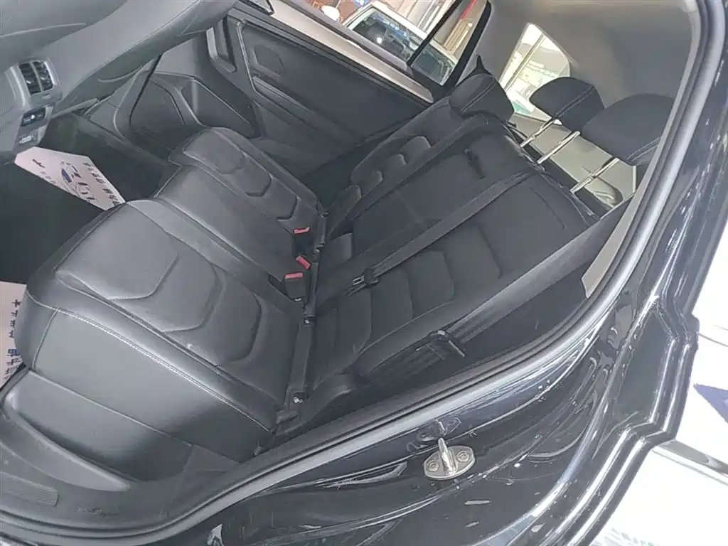 Volkswagen Tiguan L 2020 — фото 17