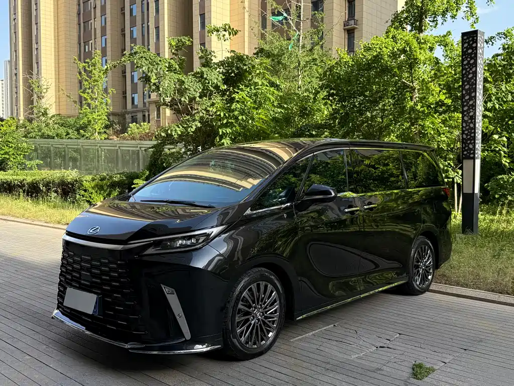 Lexus LM 2024