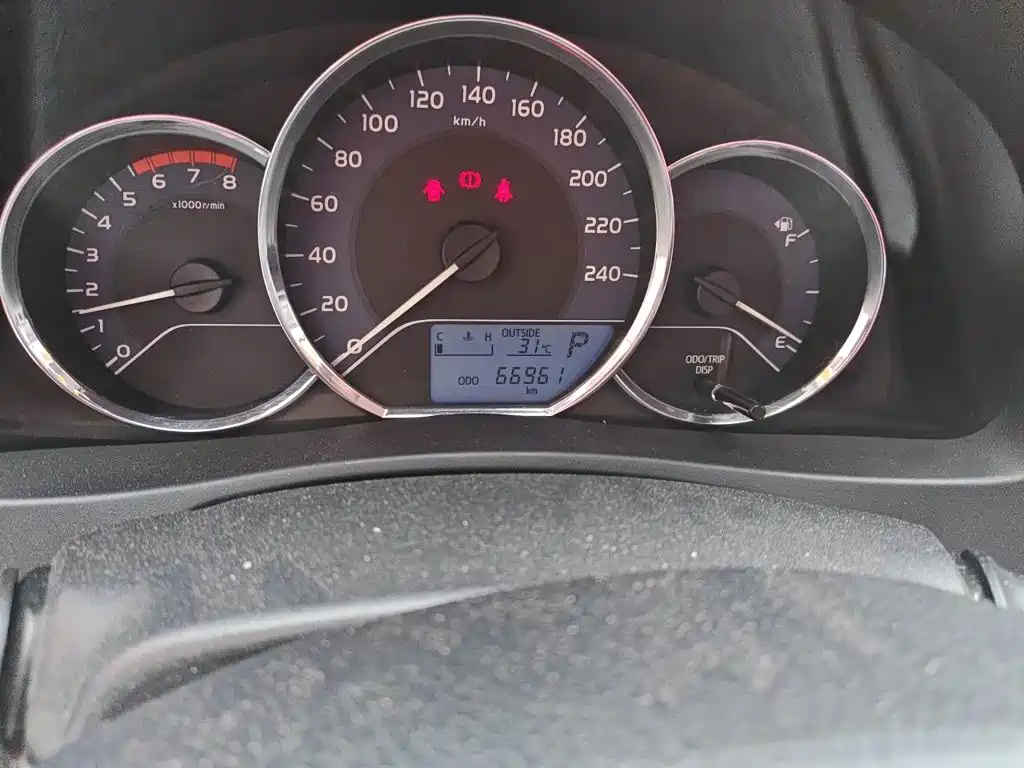 Toyota Corolla 2017 — фото 13