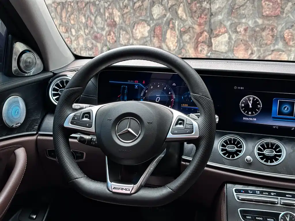Mercedes-Benz E-Class 2018 — фото 11