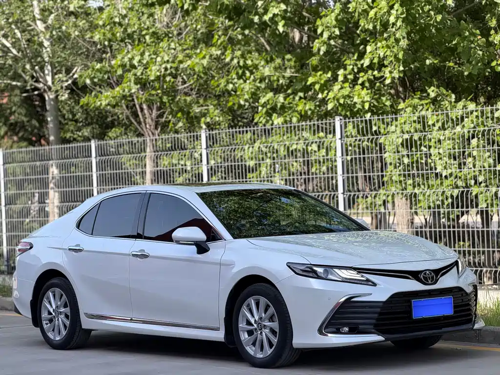 Toyota Camry 2021 — фото 3