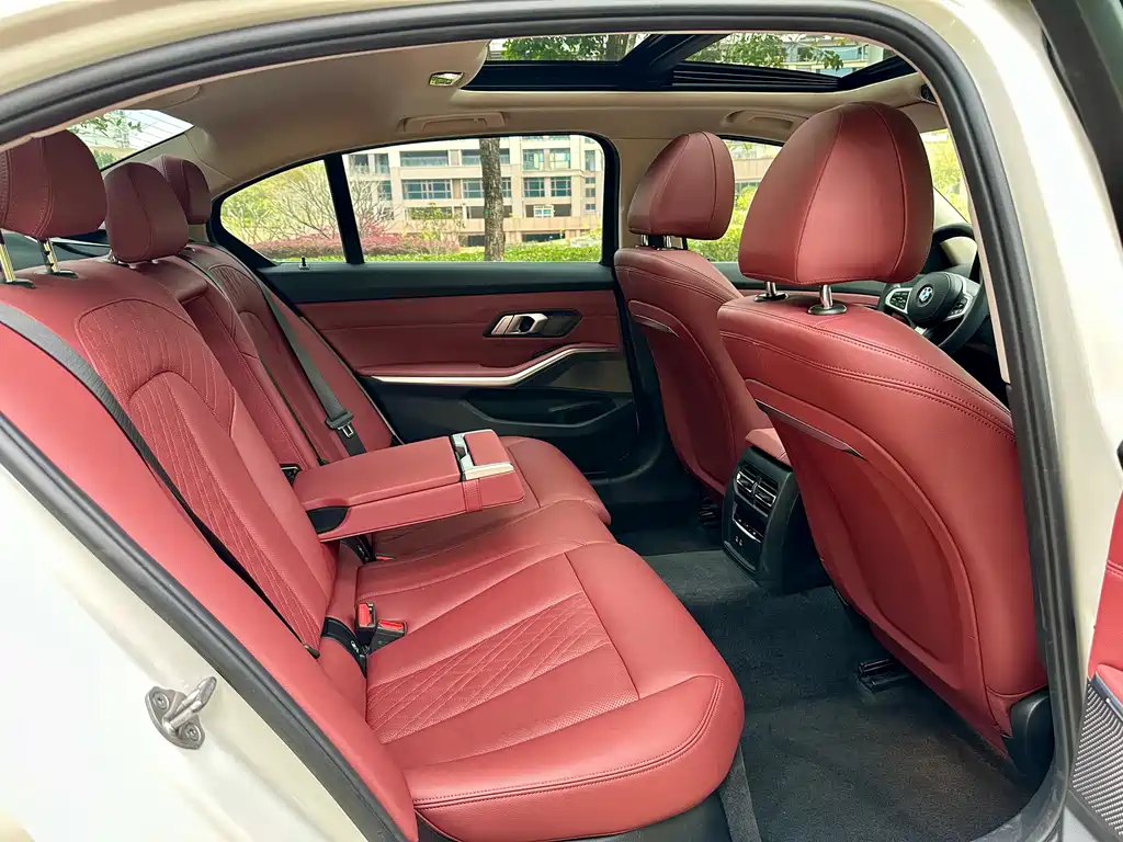 BMW 3 Series 2023 — фото 13
