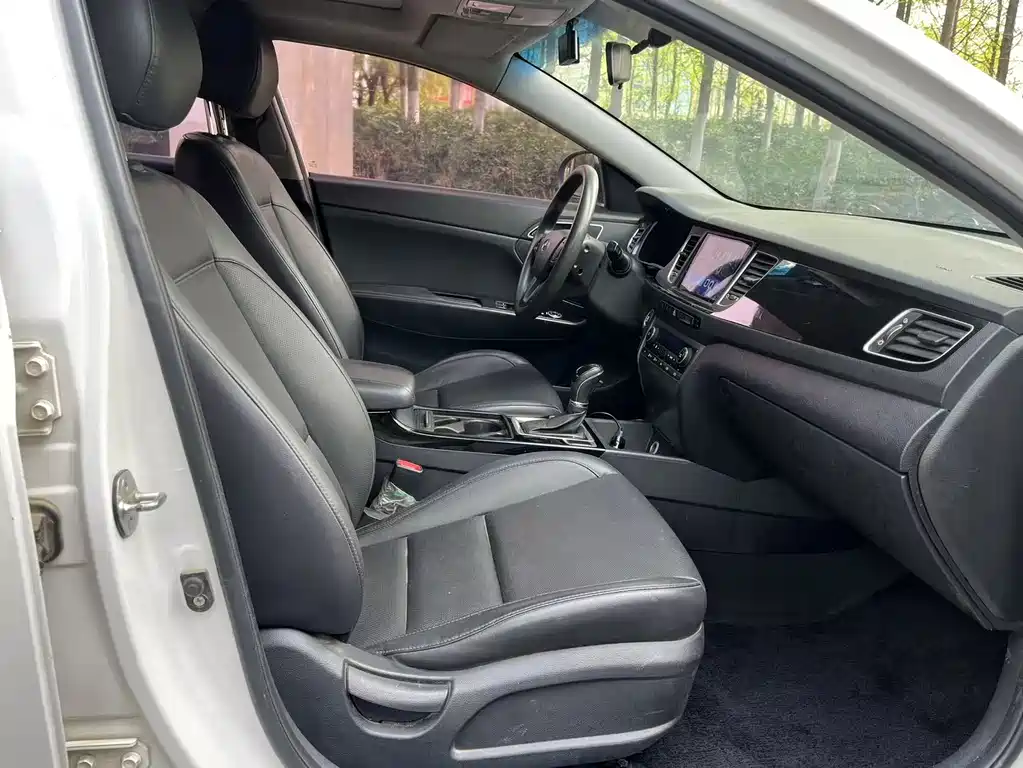 Hyundai Mistra 2015 — фото 11