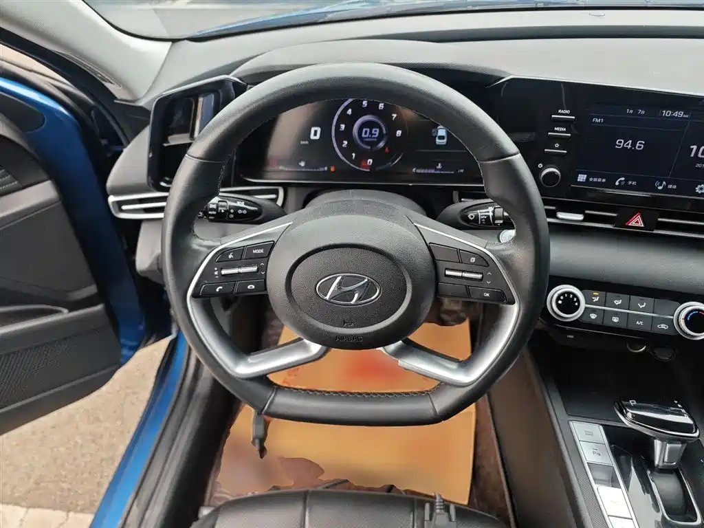 Hyundai Elantra 2022 — фото 11
