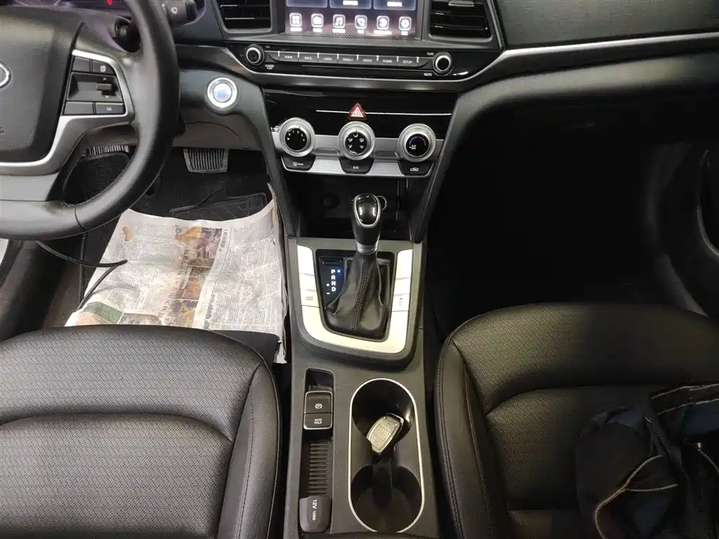 Hyundai Elantra 2020 — фото 10