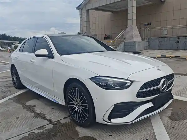 Mercedes-Benz C-Class 2024