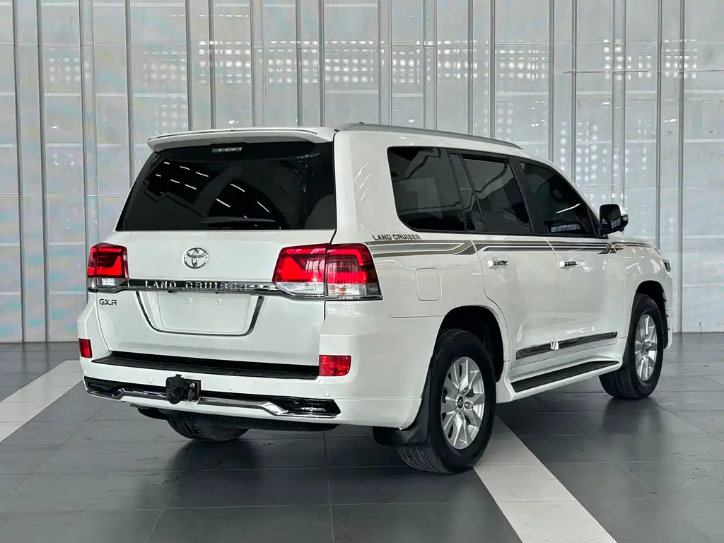 Toyota Land Cruiser 2018 — фото 7