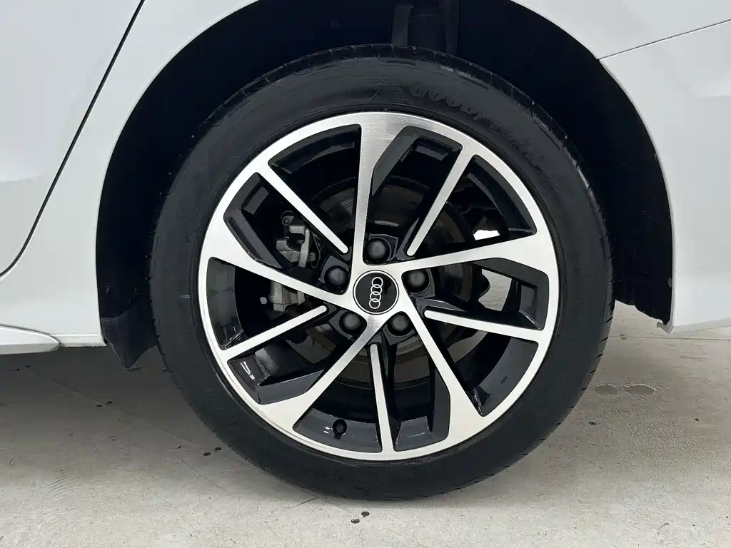 Audi A3 2023 — фото 16