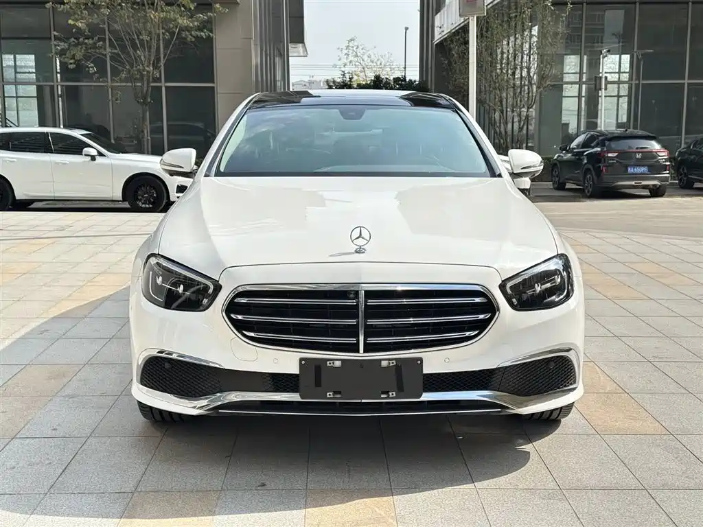 Mercedes-Benz E-Class 2023 — фото 4