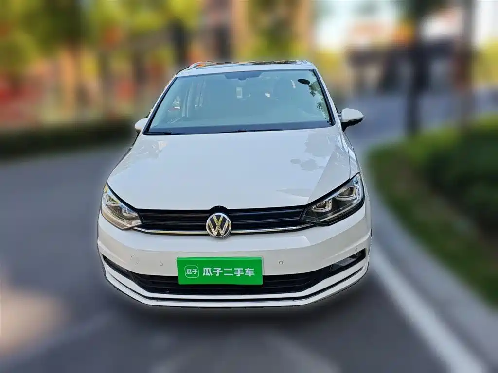 Volkswagen Touran 2018 — фото 24