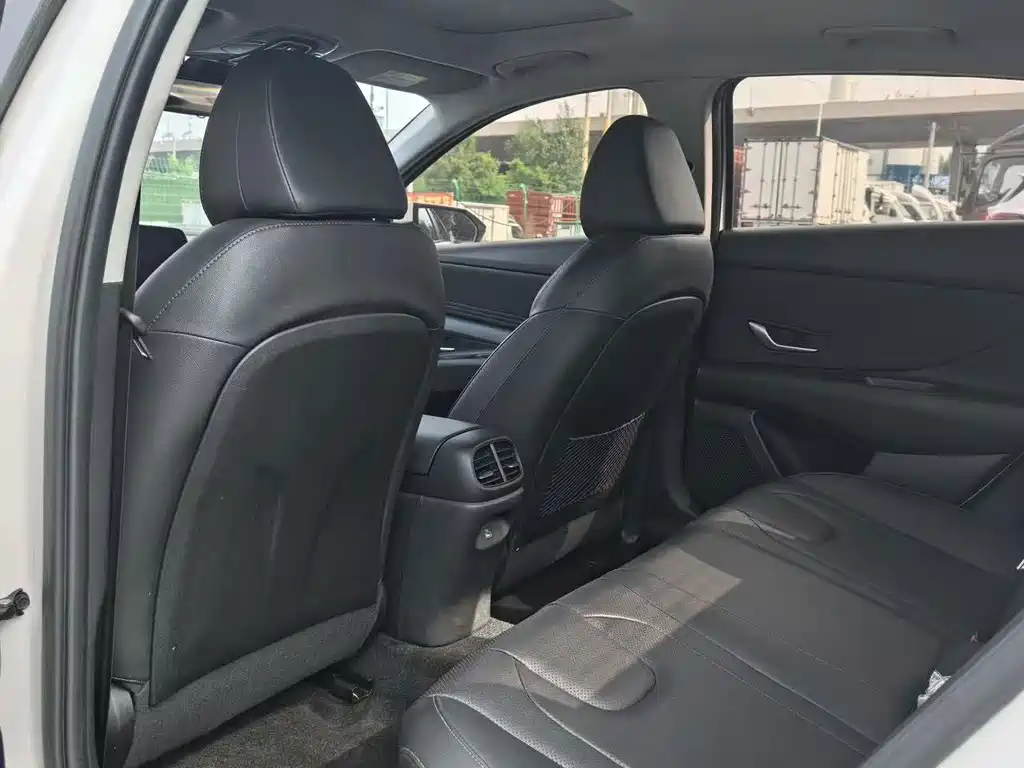 Hyundai Elantra 2023