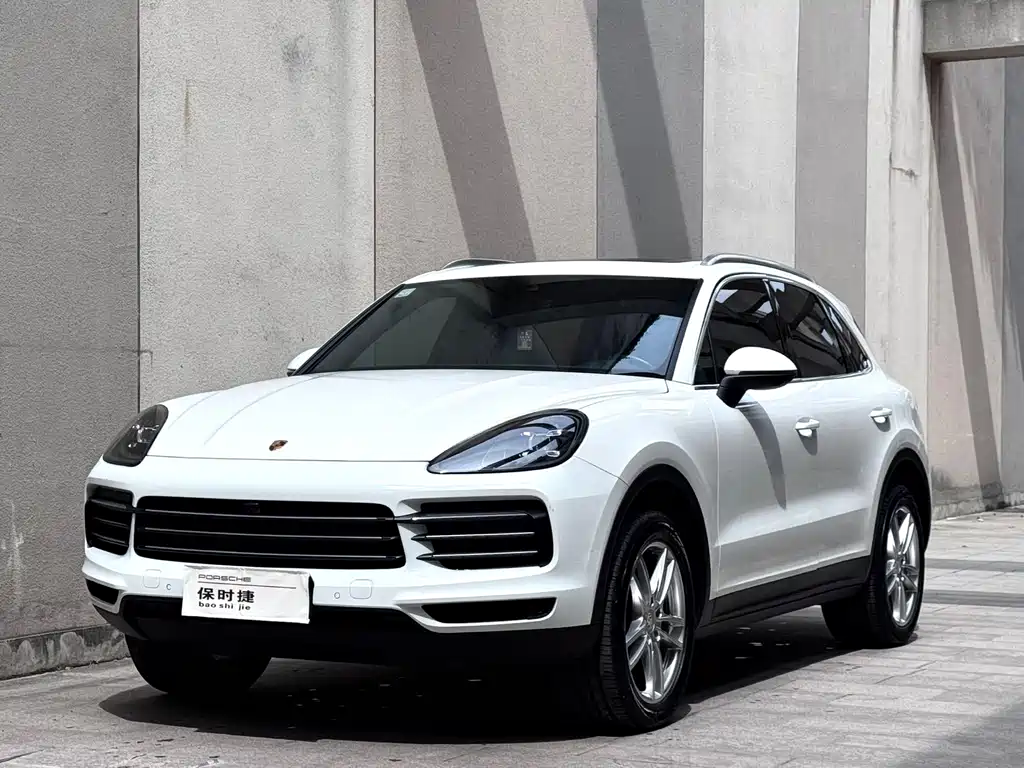 Porsche Cayenne 2021 — фото 1