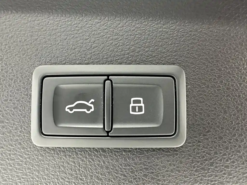 Audi Q2L 2022 — фото 17