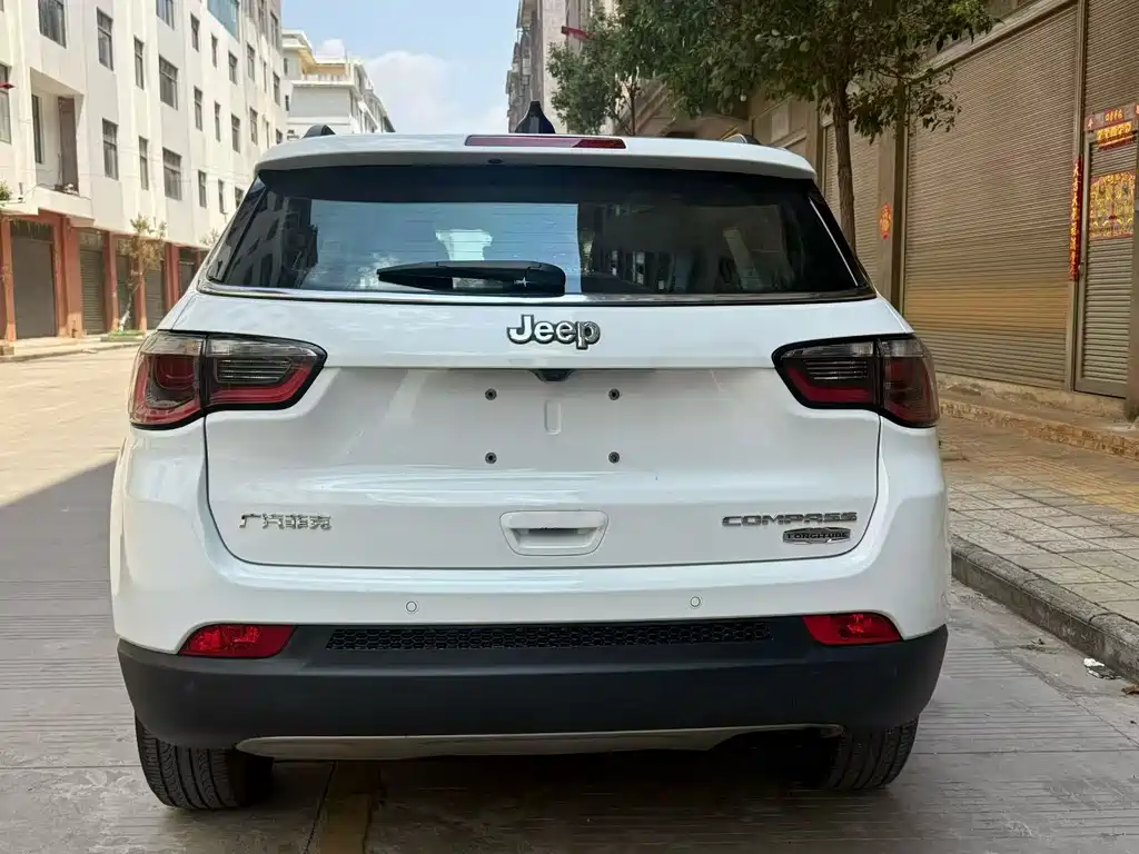 Jeep Compass 2017 — фото 5