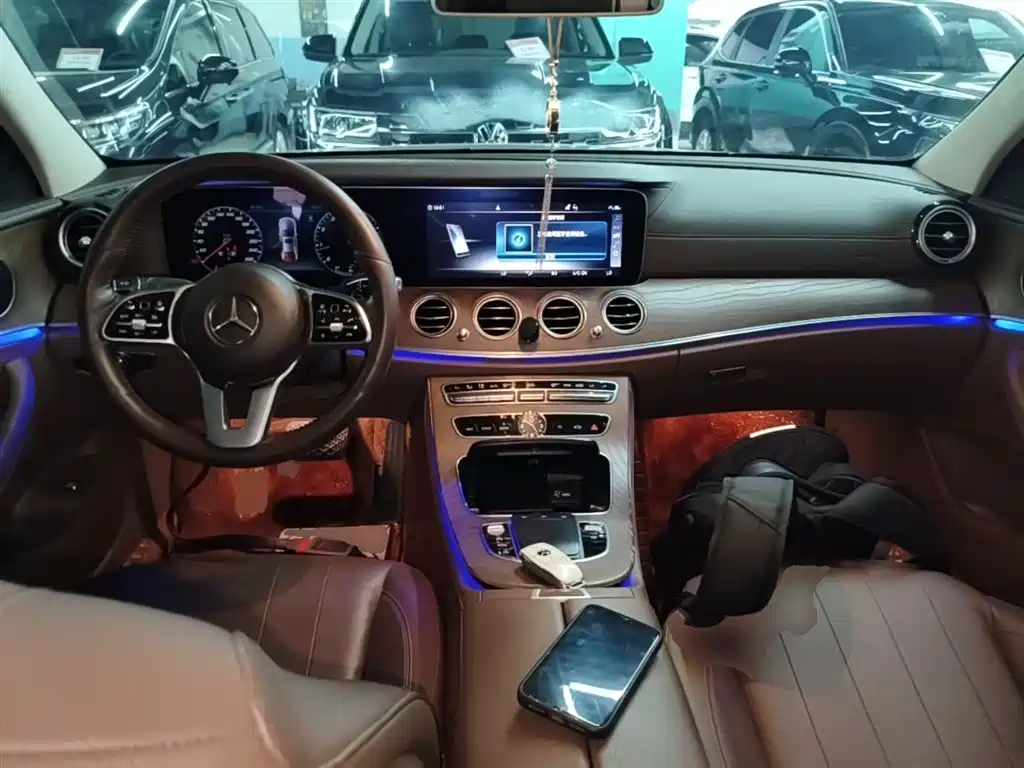 Mercedes-Benz E-Class 2020 — фото 10