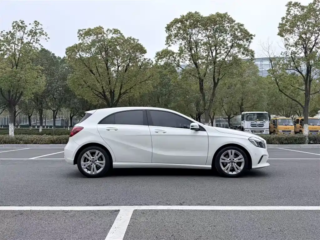 Mercedes-Benz A-Class 2017 — фото 22