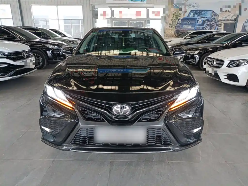 Toyota Camry 2022 — фото 3