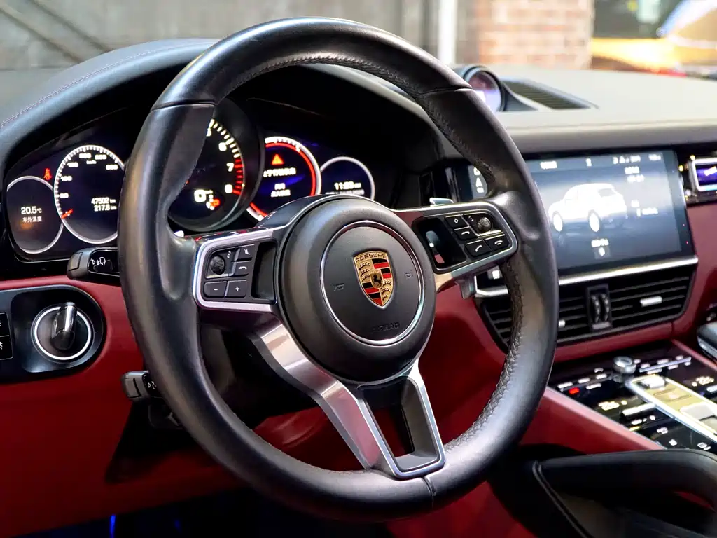 Porsche Cayenne 2019 — фото 18