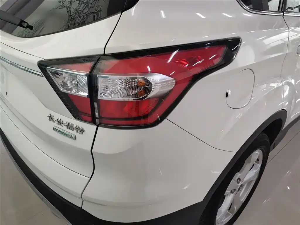 Ford Kuga 2018 — фото 24