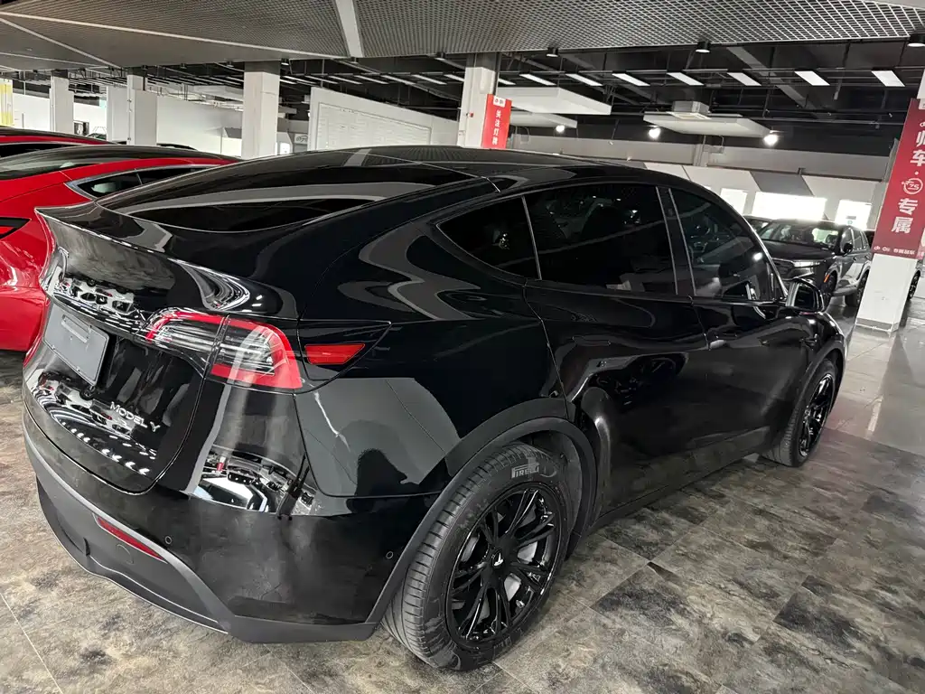 Tesla Model Y 2023 — фото 17