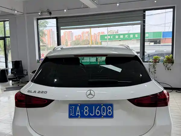 Mercedes-Benz GLA 2024