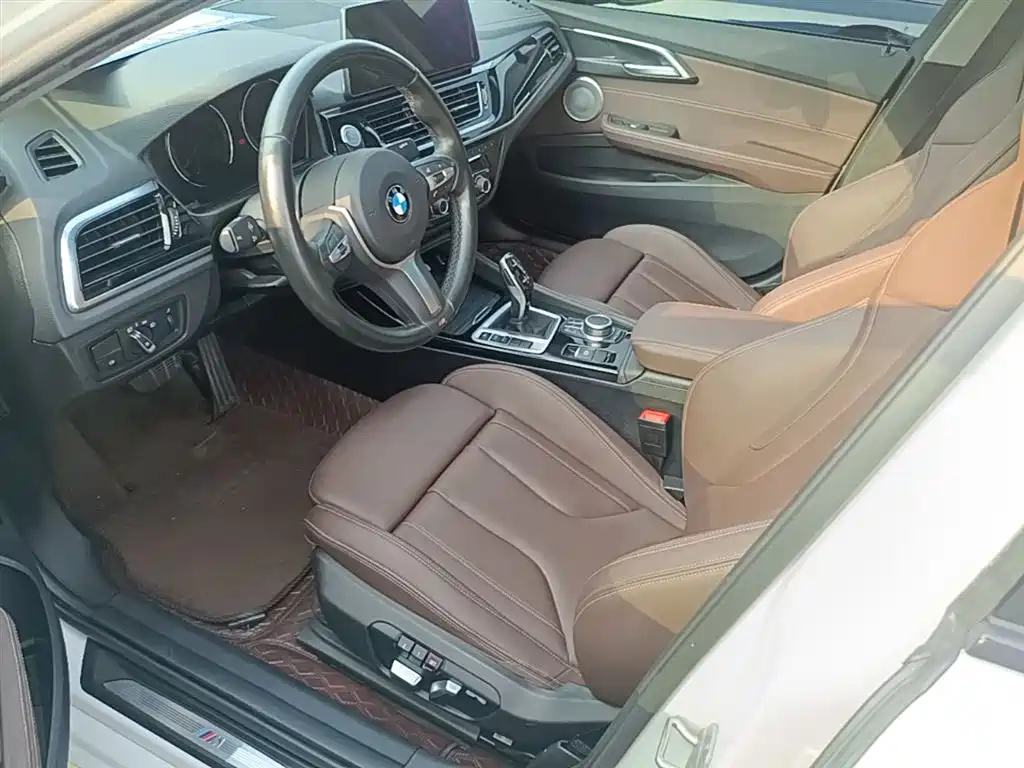 BMW 1 Series 2022 — фото 15