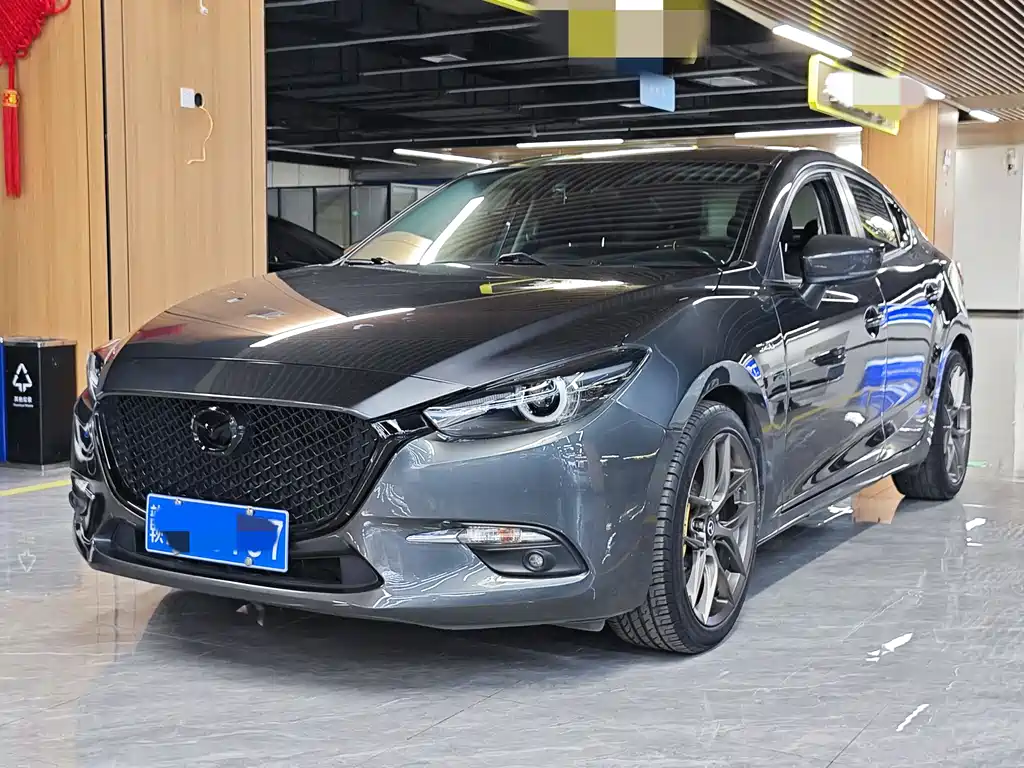 Mazda 3 Axela 2018 — фото 1