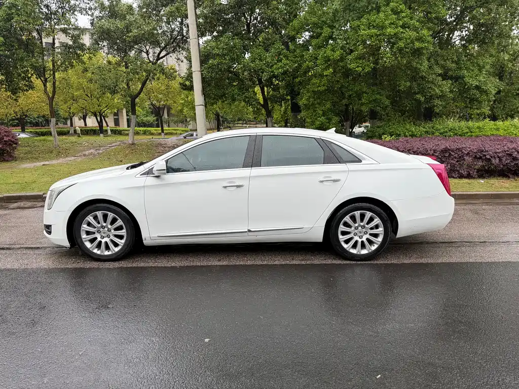 Cadillac XTS 2016 — фото 4