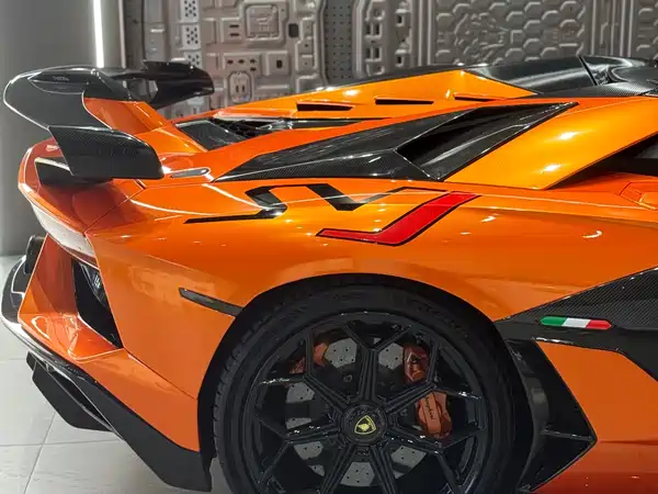 Lamborghini Aventador 2013
