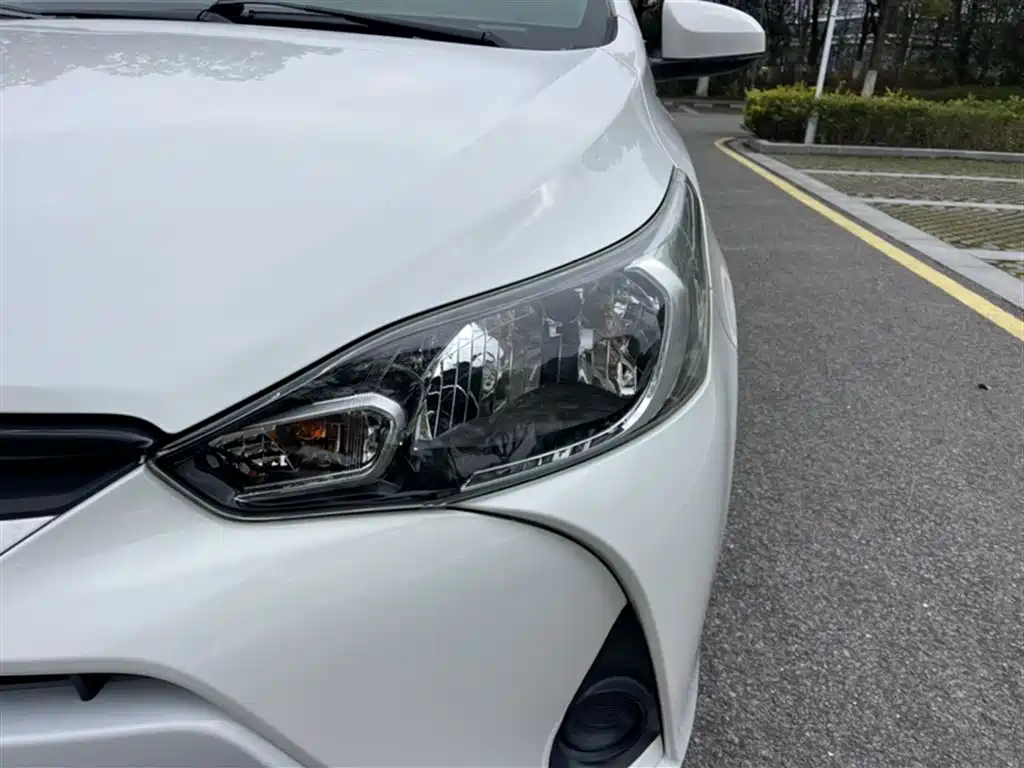 Toyota Yaris L 2021 — фото 17