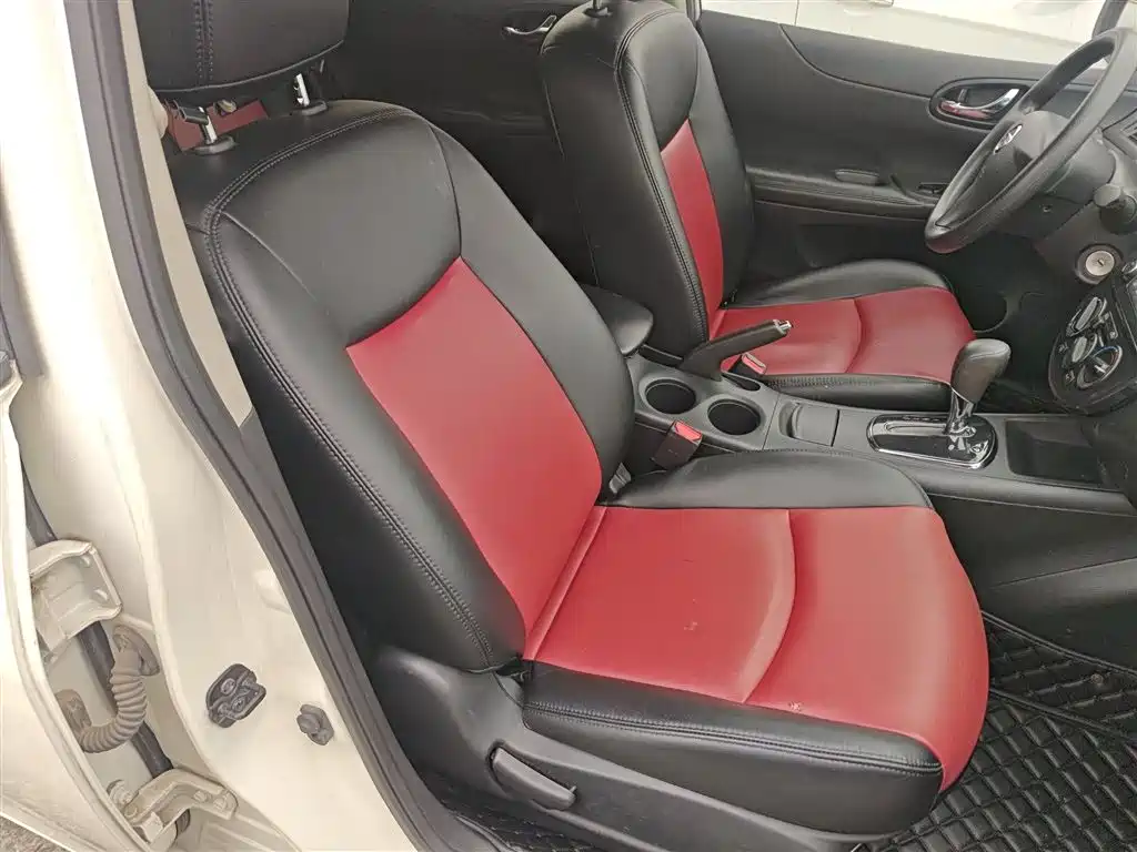 Nissan Tiida 2015 — фото 25
