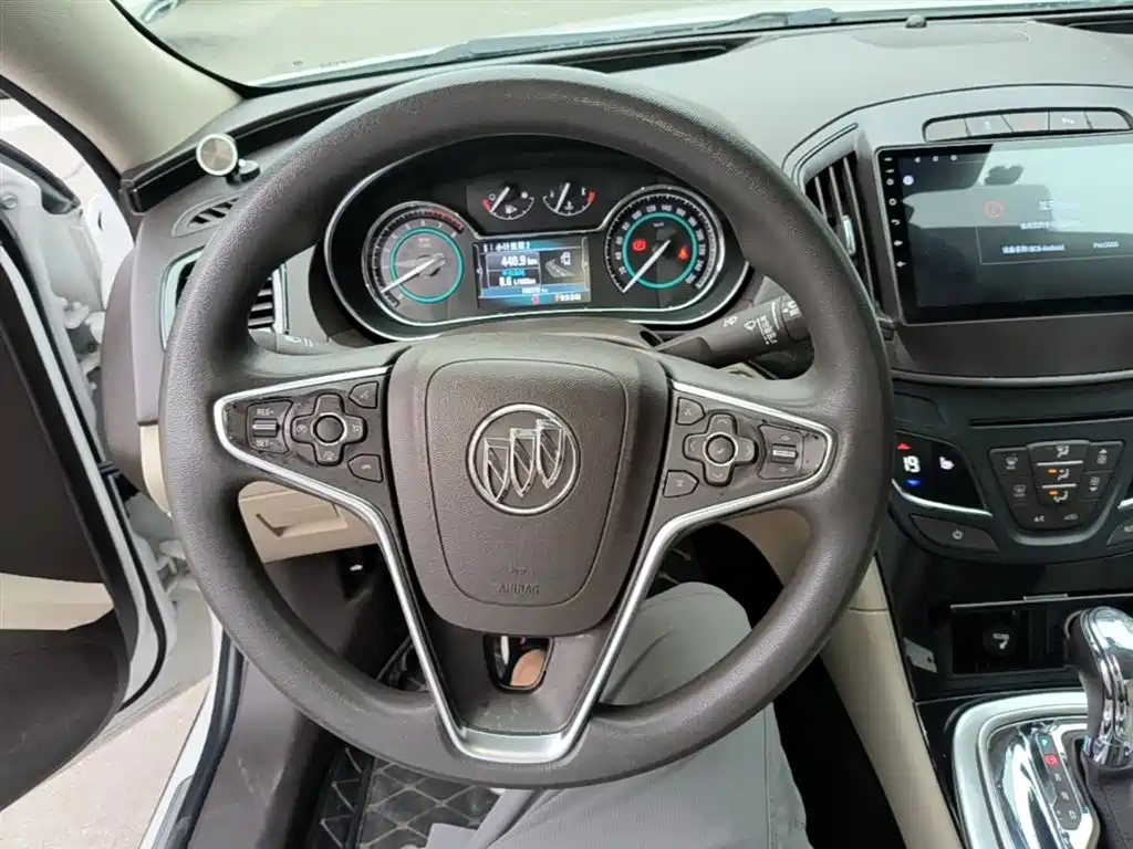 Buick Regal 2016 — фото 11