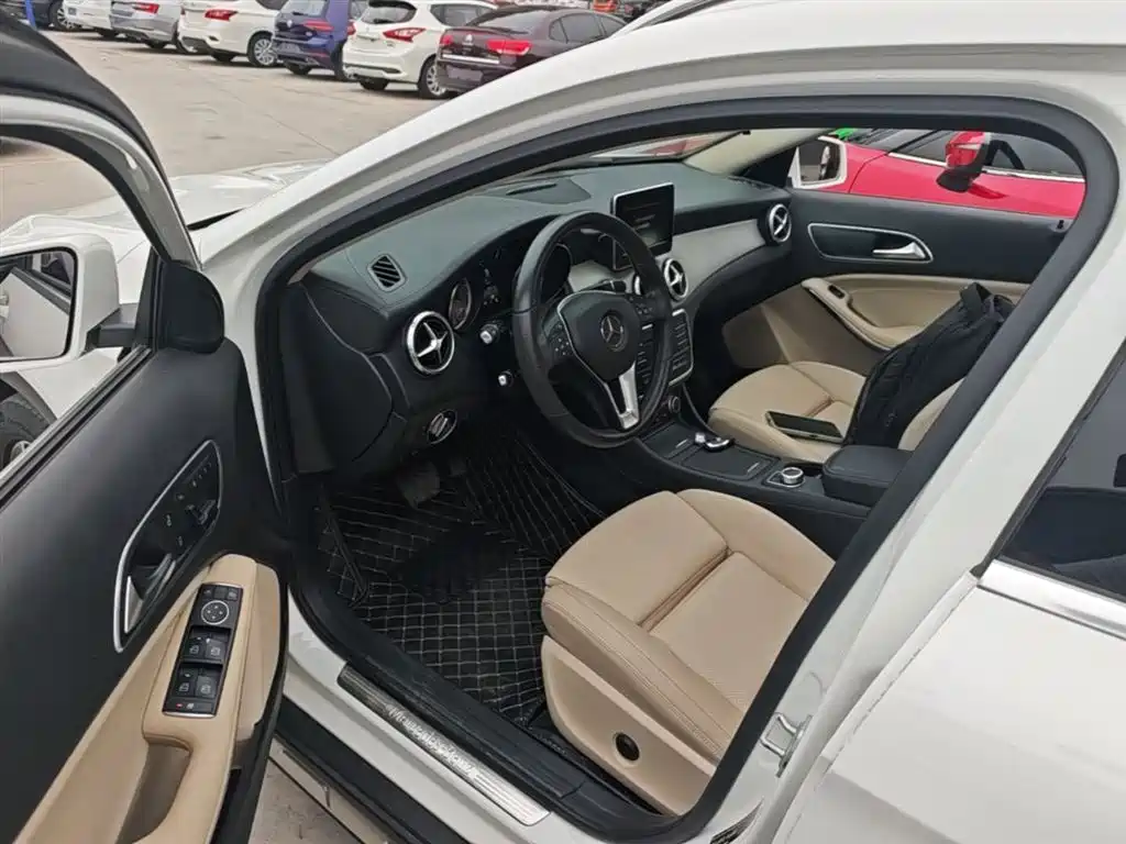 Mercedes-Benz GLA 2016 — фото 15