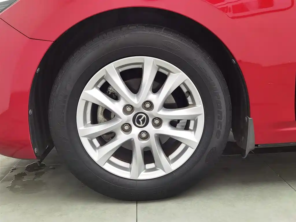 Mazda 3 Axela 2018 — фото 17