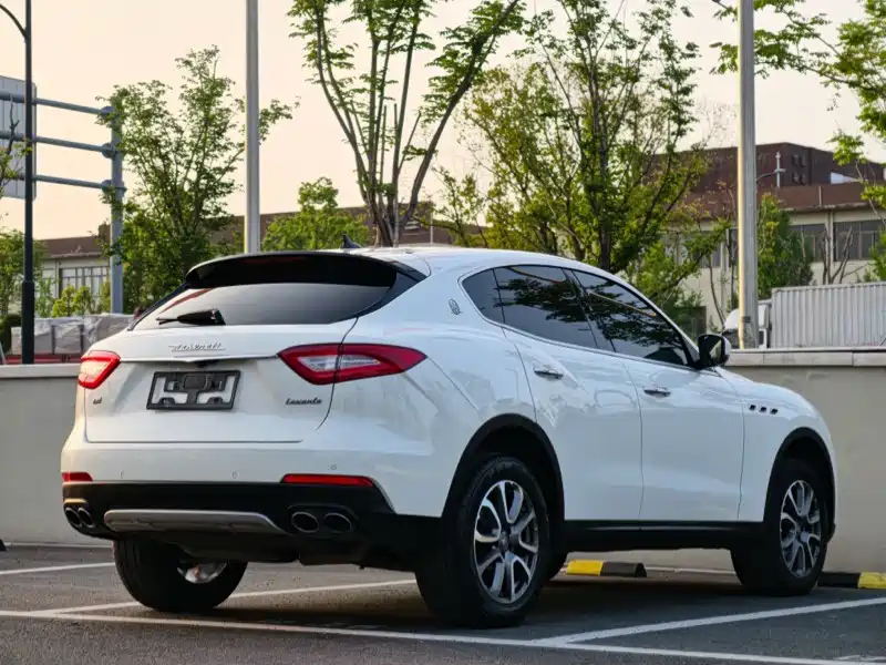 Maserati Levante 2019 — фото 12