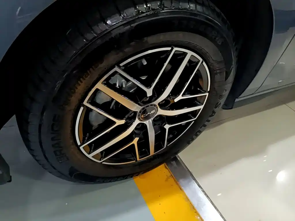 BYD Seal 05 DM-i 2025 — фото 23