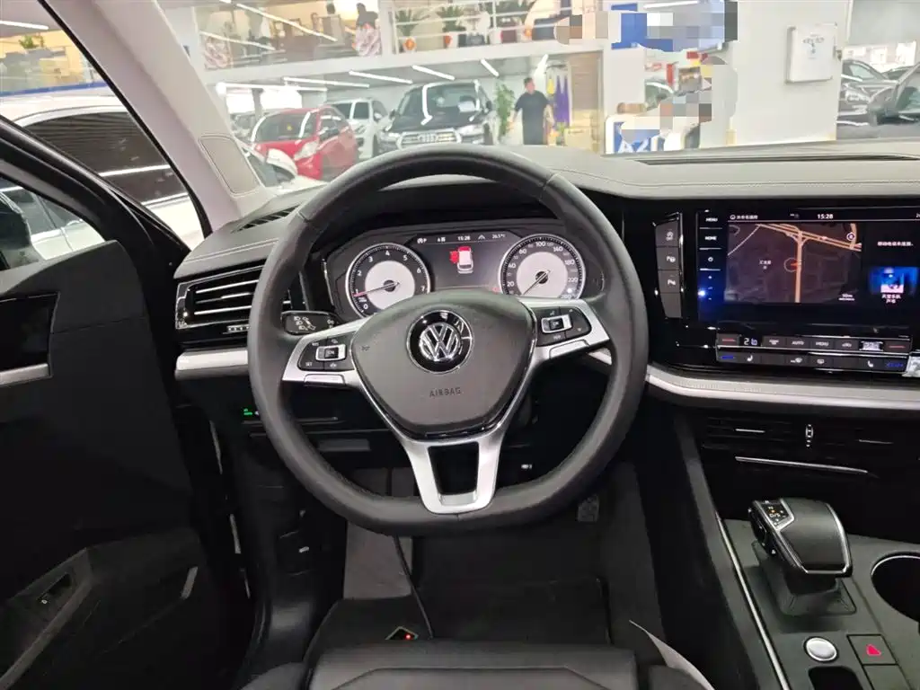 Volkswagen Touareg 2020 — фото 11